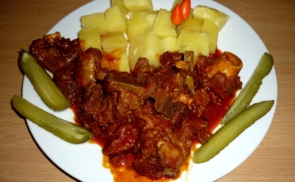 Birkapörkölt csontos húsból