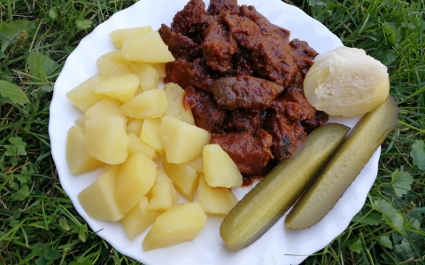 Birkapörkölt belsőségekkel