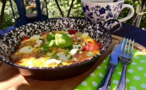 Feta sajtos fritatta