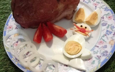 Főtt tarja nyuszi formás tojással
