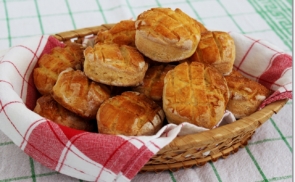 Gluténmentes savanyú káposztás pogácsa