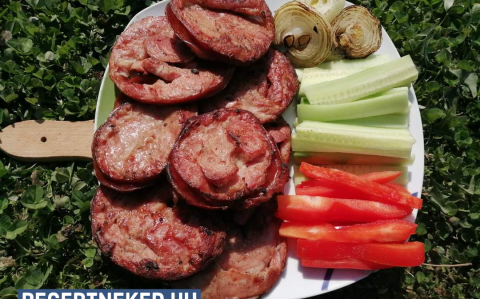Grillezett, kötözött sonka