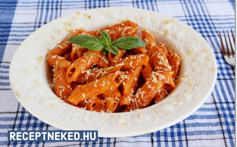 Paradicsomos penne