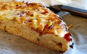 Pizza a strati (emeletes pizza)