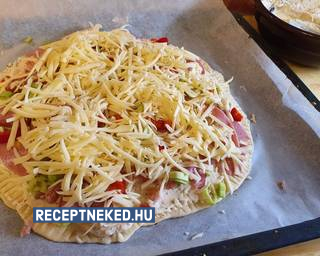 Pizza a strati (emeletes pizza)