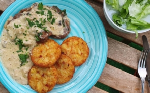 Steak fehérboros-gombás mártással