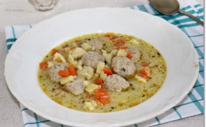 Tárkonyos húsgombócleves