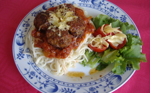 Spagetti változatos feltéttel