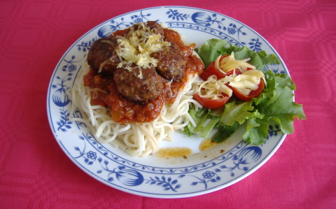 Spagetti változatos feltéttel