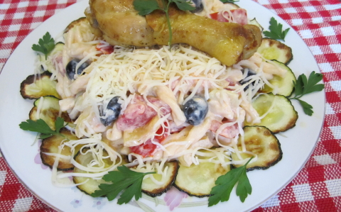 Tésztasaláta cukkíni chipsszel