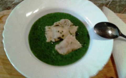 Zöldfűszeres, pulykahúsos derelye