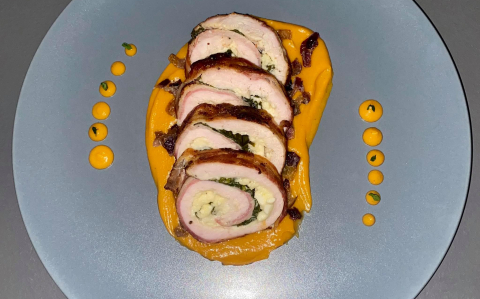Töltött, baconbe göngyölt pulykamell