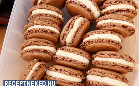 Almás pite macaron kekszes héjakkal