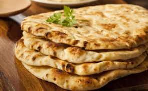 Indiai lepénykenyér (Naan kenyér)