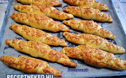 Egyszerű sajtos kifli