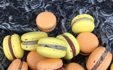 Oreos és málnás-feketeribizlis macaronok