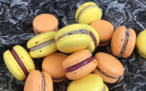 Oreos és málnás-feketeribizlis macaronok