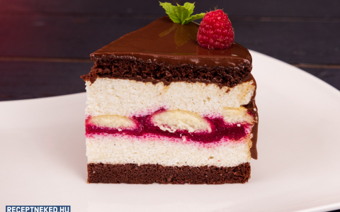 Gyümölcsös tejbegríz mousse torta