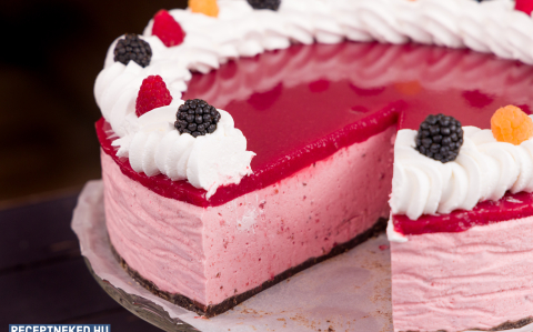 Erdei gyümölcsös torta
