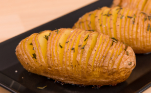 Rozmaringos-kakukkfüves hasselback burgonya