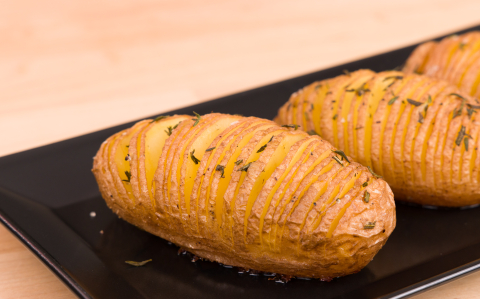 Rozmaringos-kakukkfüves hasselback burgonya