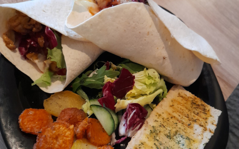 Gyros tortillába töltve