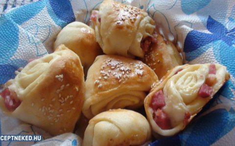 Sós, vajas tekercs