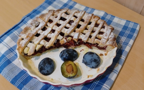 Szilvás rácsos pite