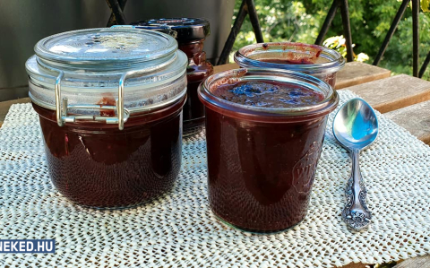 Szilva-nektarin chutney