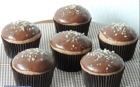 Lekvárral töltött mézeskalács muffin