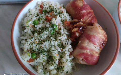 Baconbe tekert csirkemell