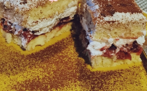 Habos meggyes szelet