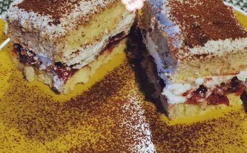 Habos meggyes szelet