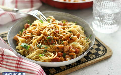 Szalonnás, babos spagetti