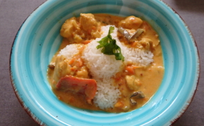 Zöldséges, kókuszos csirkecurry