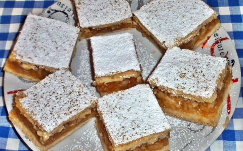 Almás pite