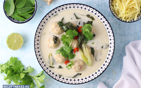 Thai csirkegombóc leves