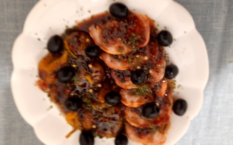 Tapenade-val töltött csirkecomb