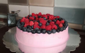 Erdeigyümölcs torta