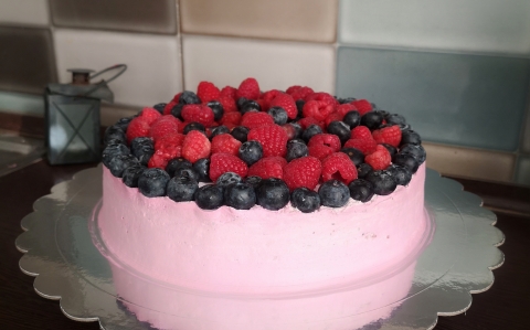 Erdeigyümölcs torta