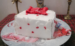 Ajándékcsomag torta