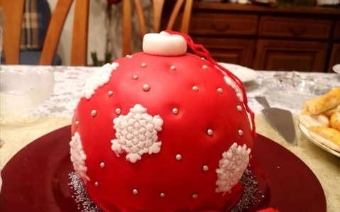 Karácsonyfagömb torta