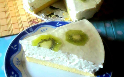 Kivis túrótorta