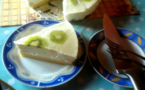 Kivis túrótorta