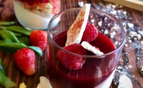 Vaníliás panna cotta málazselével