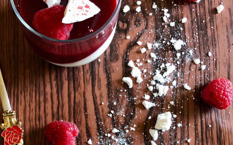 Vaníliás panna cotta málazselével