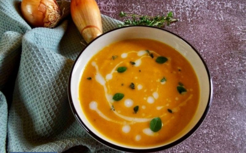 Kókuszos, gyömbéres sárgarépa krémleves