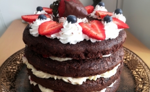 Gyors vaníliás-epres brownie torta