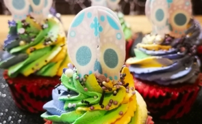 Halloweeni tricolor muffin