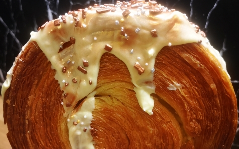 Supreme croissant